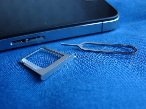 How to remove the SIM from the iPhone