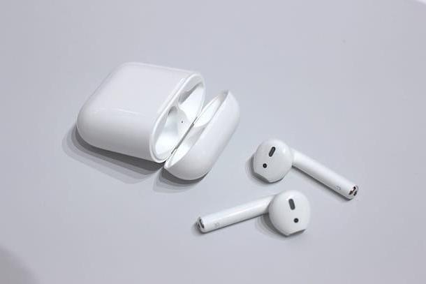 Cómo limpiar los auriculares de un iPhone